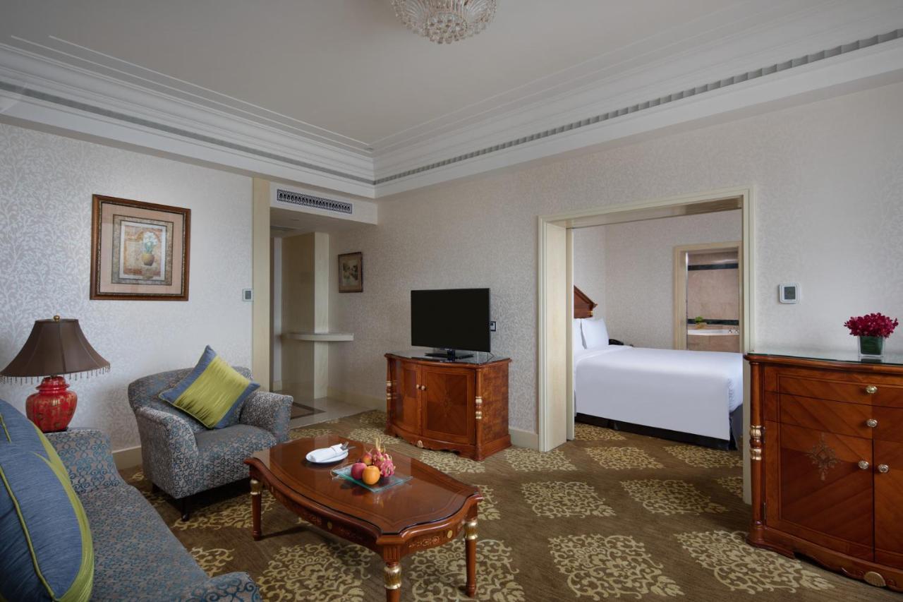 Crowne Plaza Shanghai Nanjing Road By Ihg Екстериор снимка