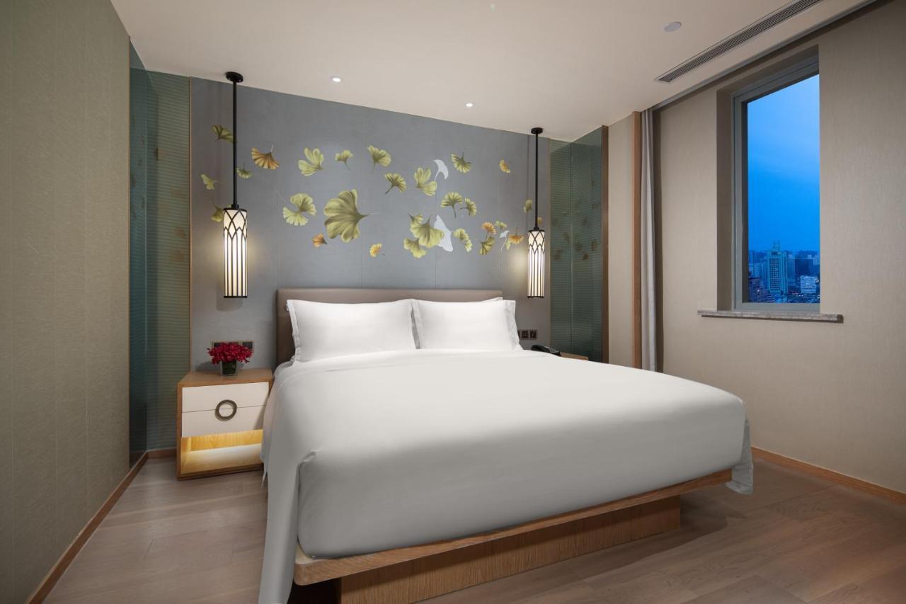 Crowne Plaza Shanghai Nanjing Road By Ihg Екстериор снимка Deluxe Suite