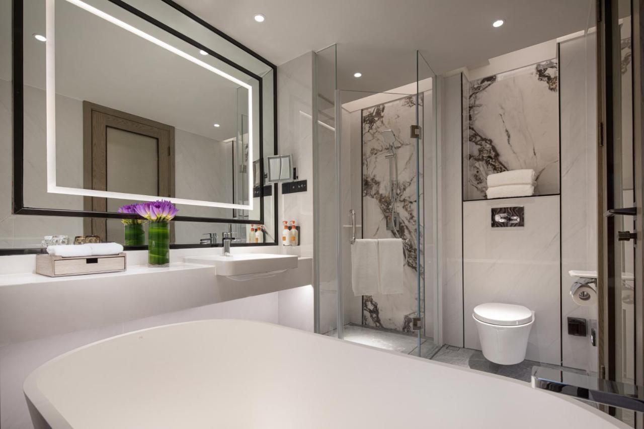 Crowne Plaza Shanghai Nanjing Road By Ihg Екстериор снимка Bathroom