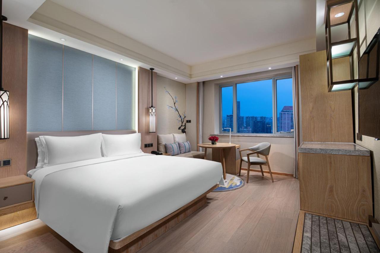 Crowne Plaza Shanghai Nanjing Road By Ihg Екстериор снимка