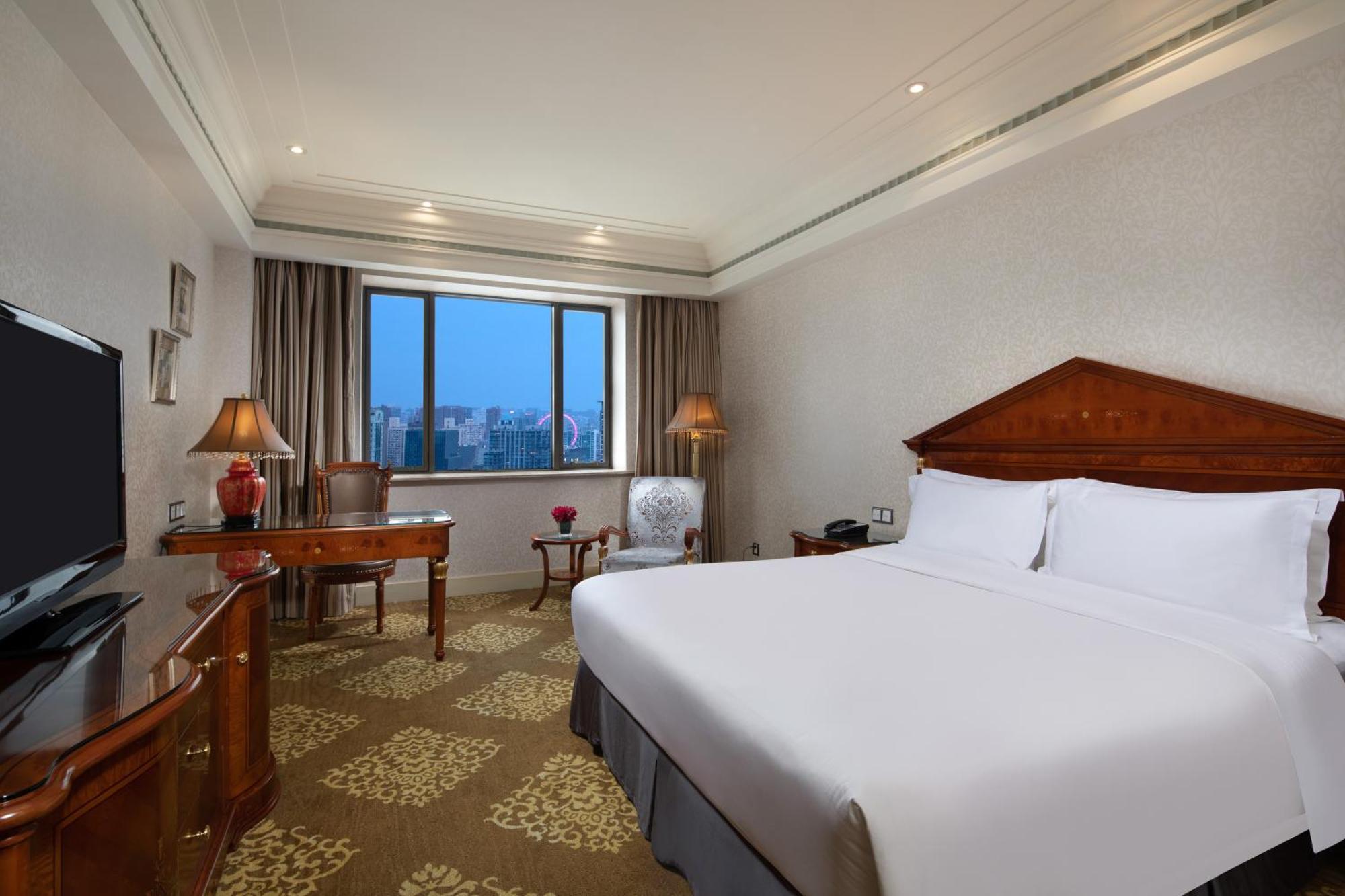 Crowne Plaza Shanghai Nanjing Road By Ihg Екстериор снимка A room at the hotel